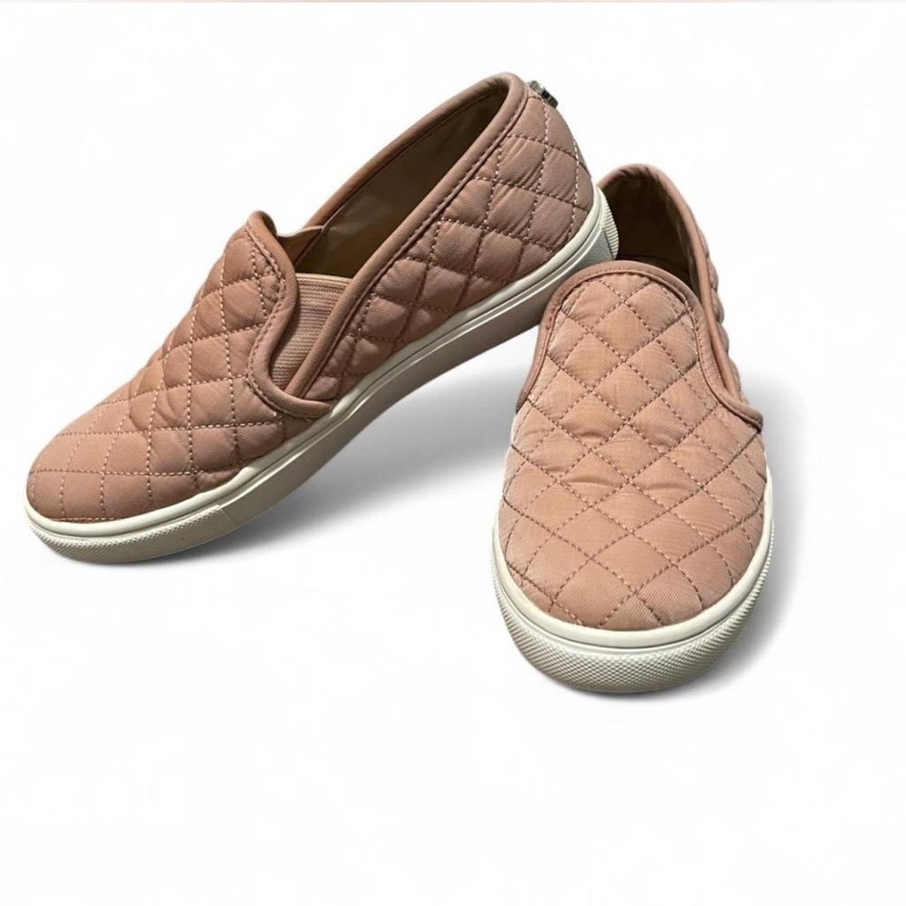 Steve Madden Ecntrcqt Quilted Slip On Sneakers Blush Pink Women's Size 6M